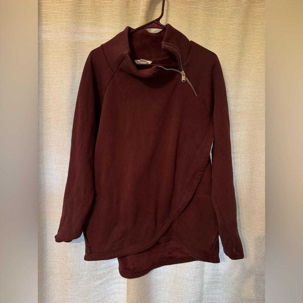 Athleta size Large sweatshirt